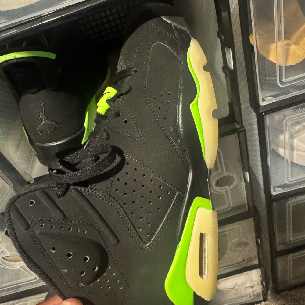 Jordan 6s Black and Green Sneakers with Air Cushioning